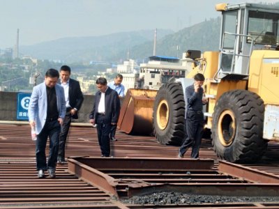 董事長王勁與攀枝花政府就集團(tuán)攀西地區(qū)發(fā)展進(jìn)行座談