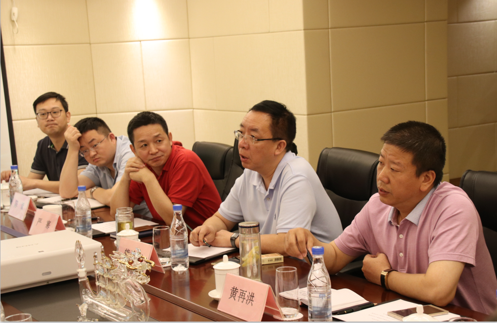 中鐵八局現(xiàn)代物流公司董事長熊渝中蒞臨集團進行業(yè)務交流(圖2)