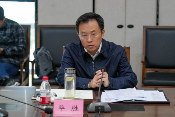 畢勝副市長(zhǎng)帶隊(duì)到川威關(guān)心企業(yè)發(fā)展(圖8)