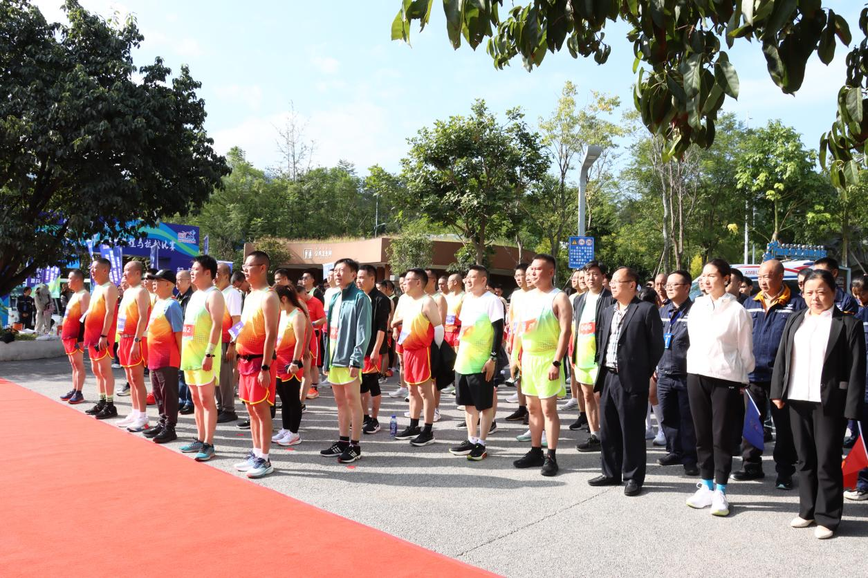 健康奔跑  攜手共進(jìn)  奔向未來  ——星船城舉行首屆“星悅杯”秋季半程馬拉松比賽