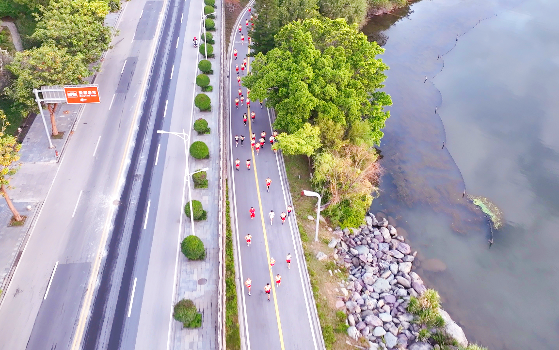 健康奔跑  攜手共進(jìn)  奔向未來(lái)  ——星船城舉行首屆“星悅杯”秋季半程馬拉松比賽(圖5)