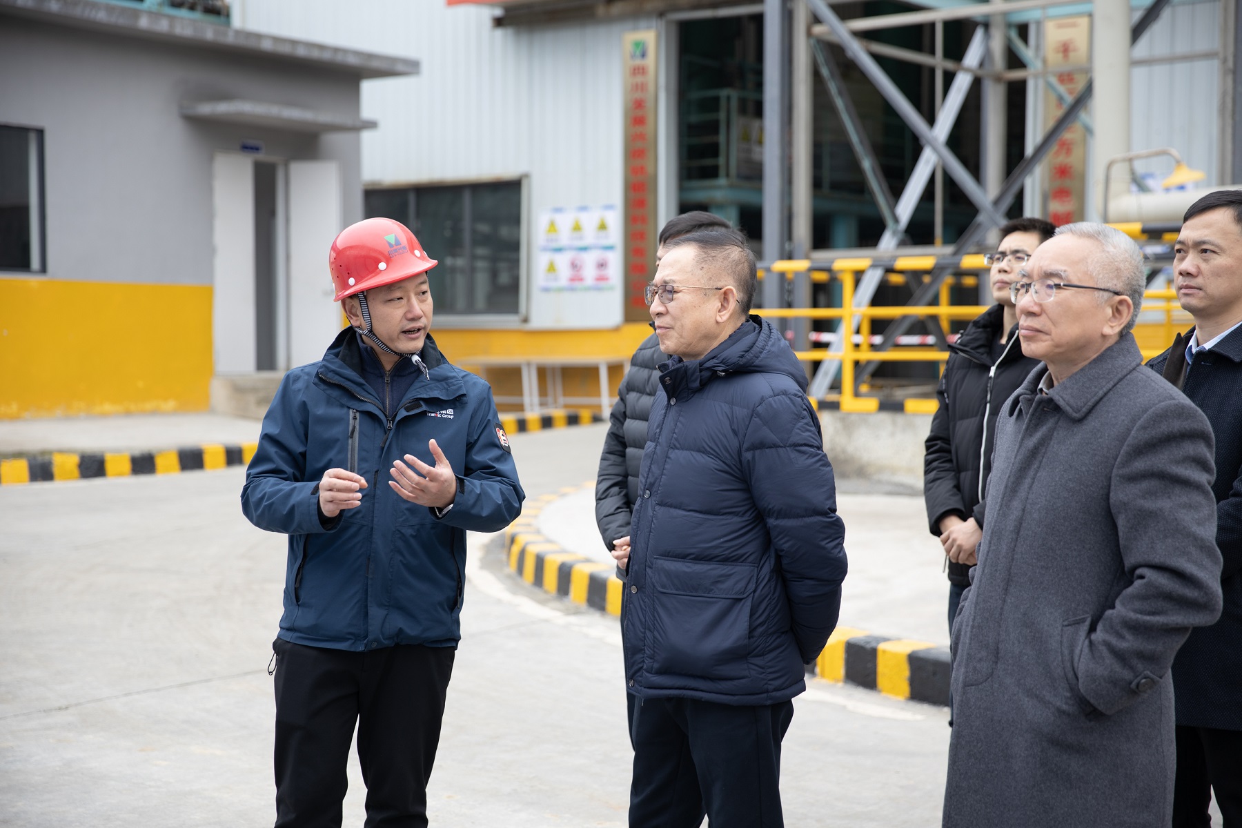 中鋼協(xié)駱鐵軍副會(huì)長一行到訪川威集團(tuán)(圖2)