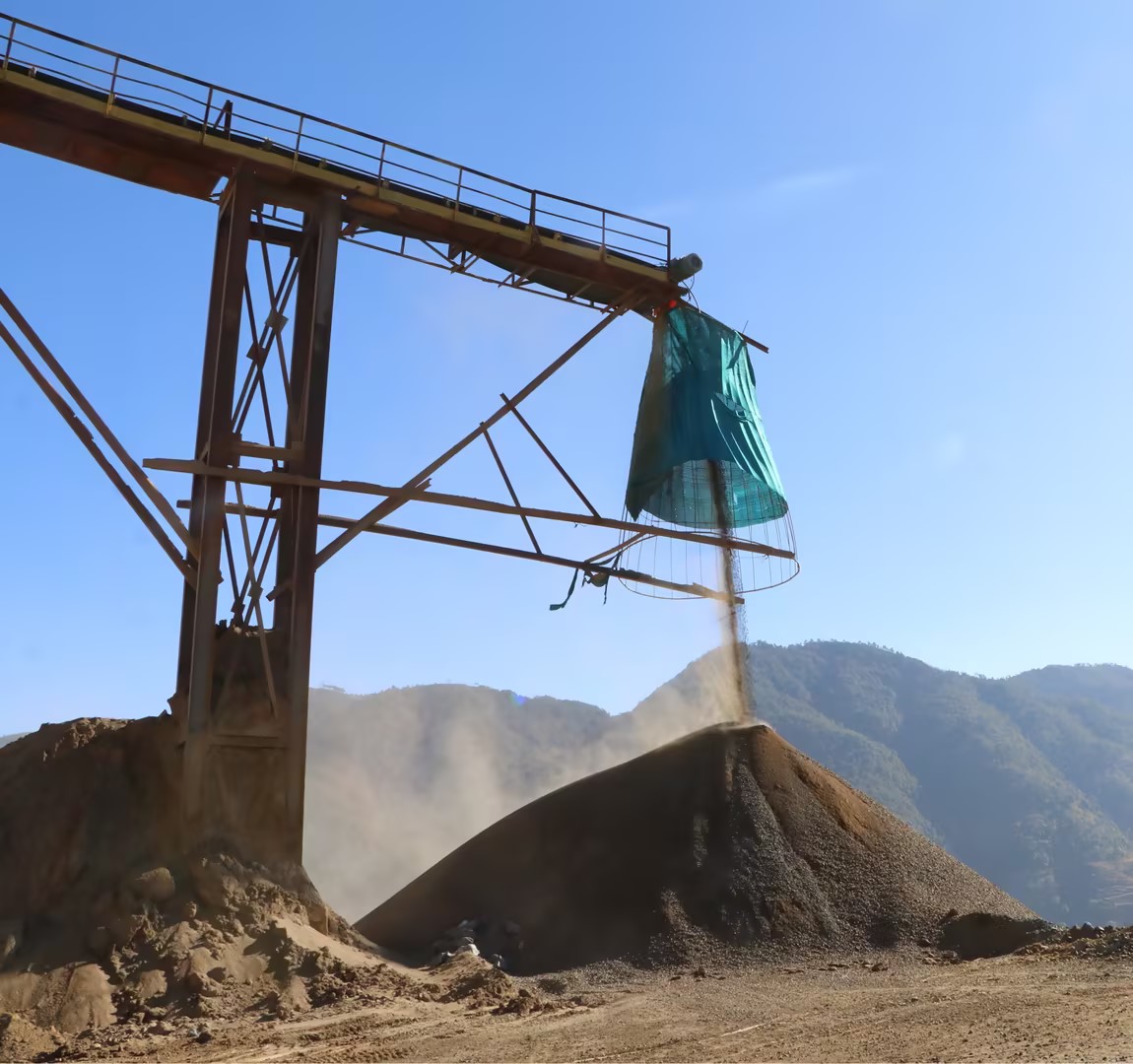 聯(lián)鑫礦業(yè)財通公司正式接管一廠干拋及豪豬溝生產(chǎn)線