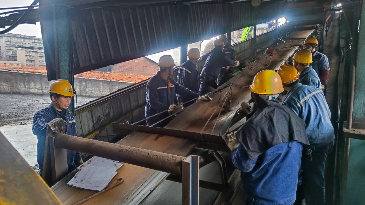 初心如磐踐使命 砥礪奮進啟新程——釩鈦科技3#高爐順利點火開爐(圖2)