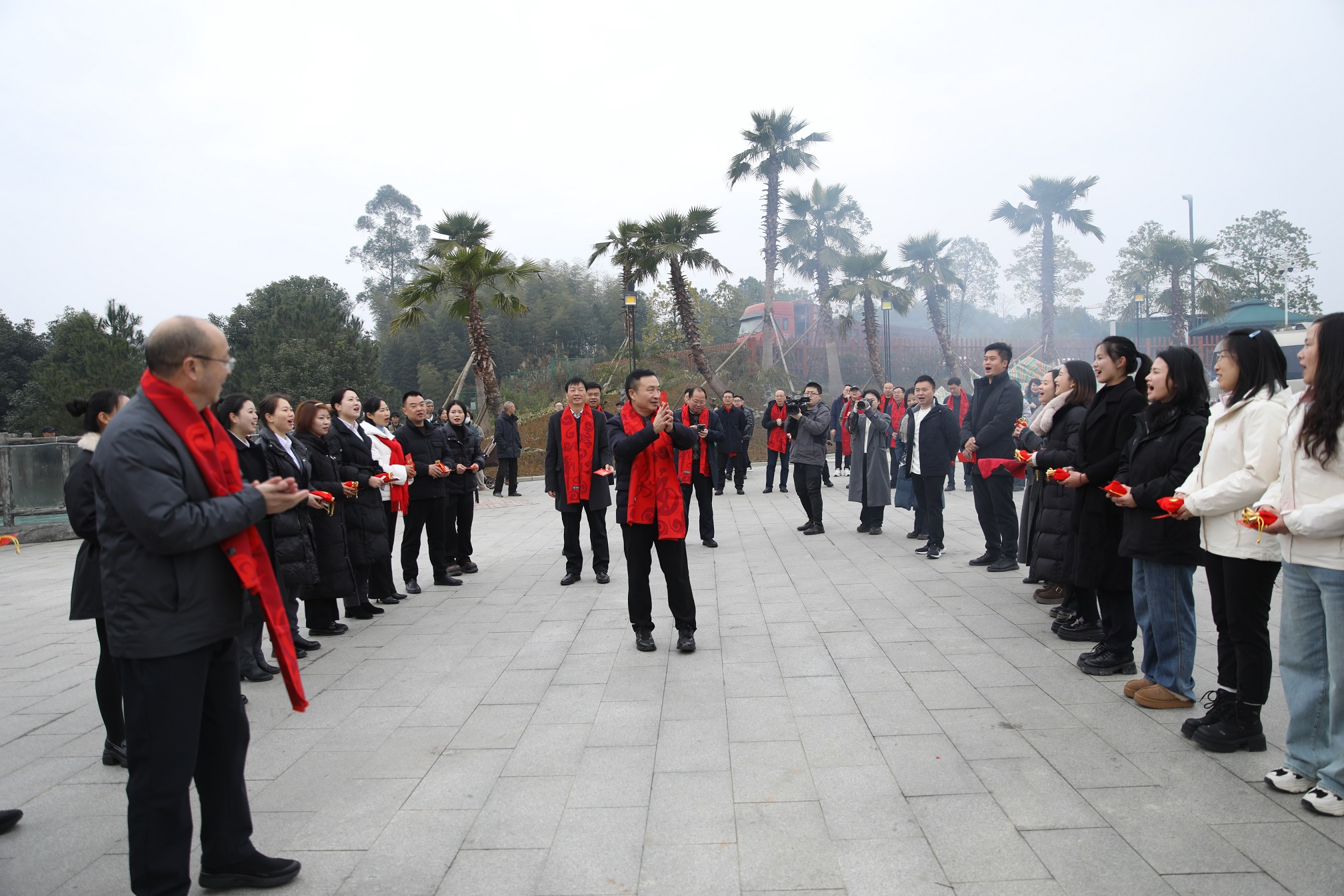 新起點(diǎn) 新征程 新作為 集團(tuán)公司開展2025年新春慰問活動(dòng)暨迎新春團(tuán)拜會(huì)(圖6)